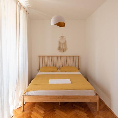 Pula City Apartment With Private Parking Free Exterior photo