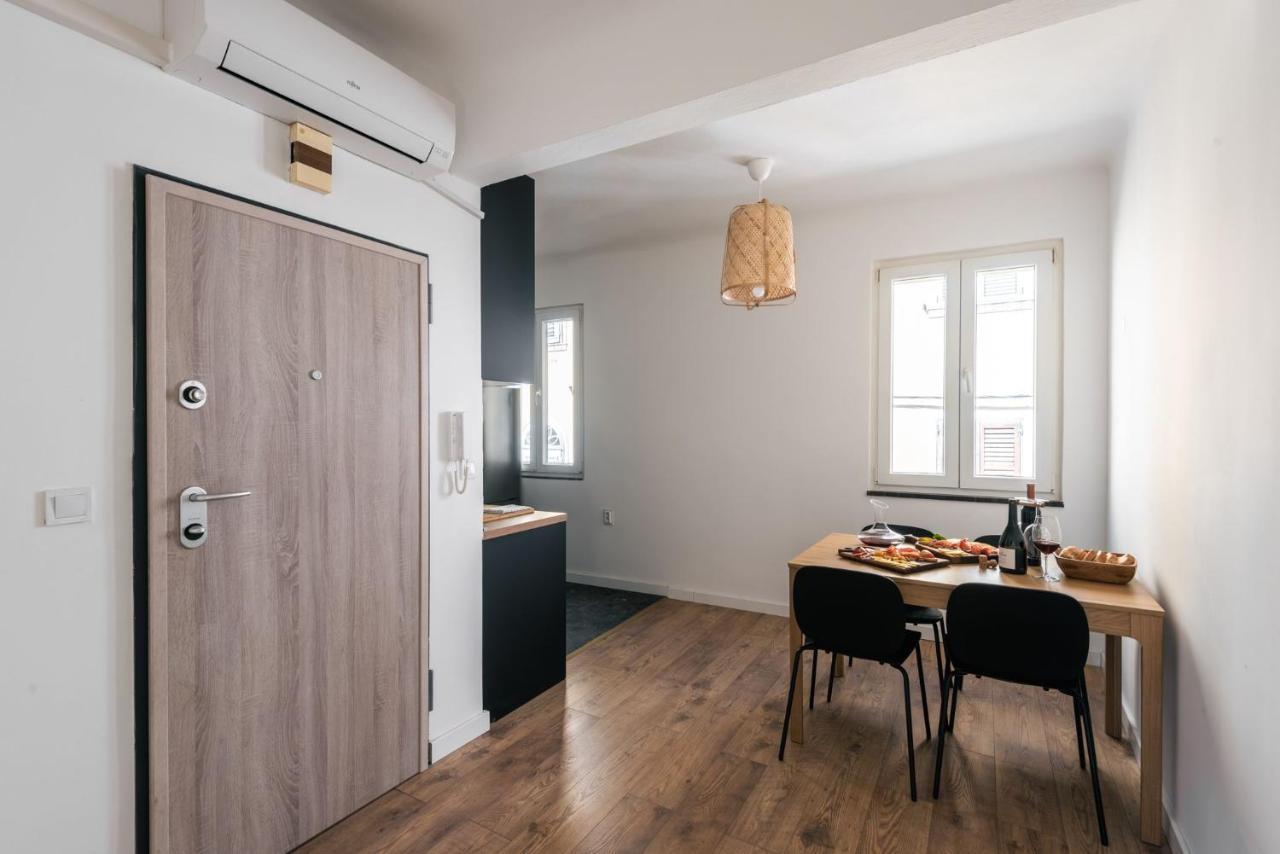 Pula City Apartment With Private Parking Free Exterior photo