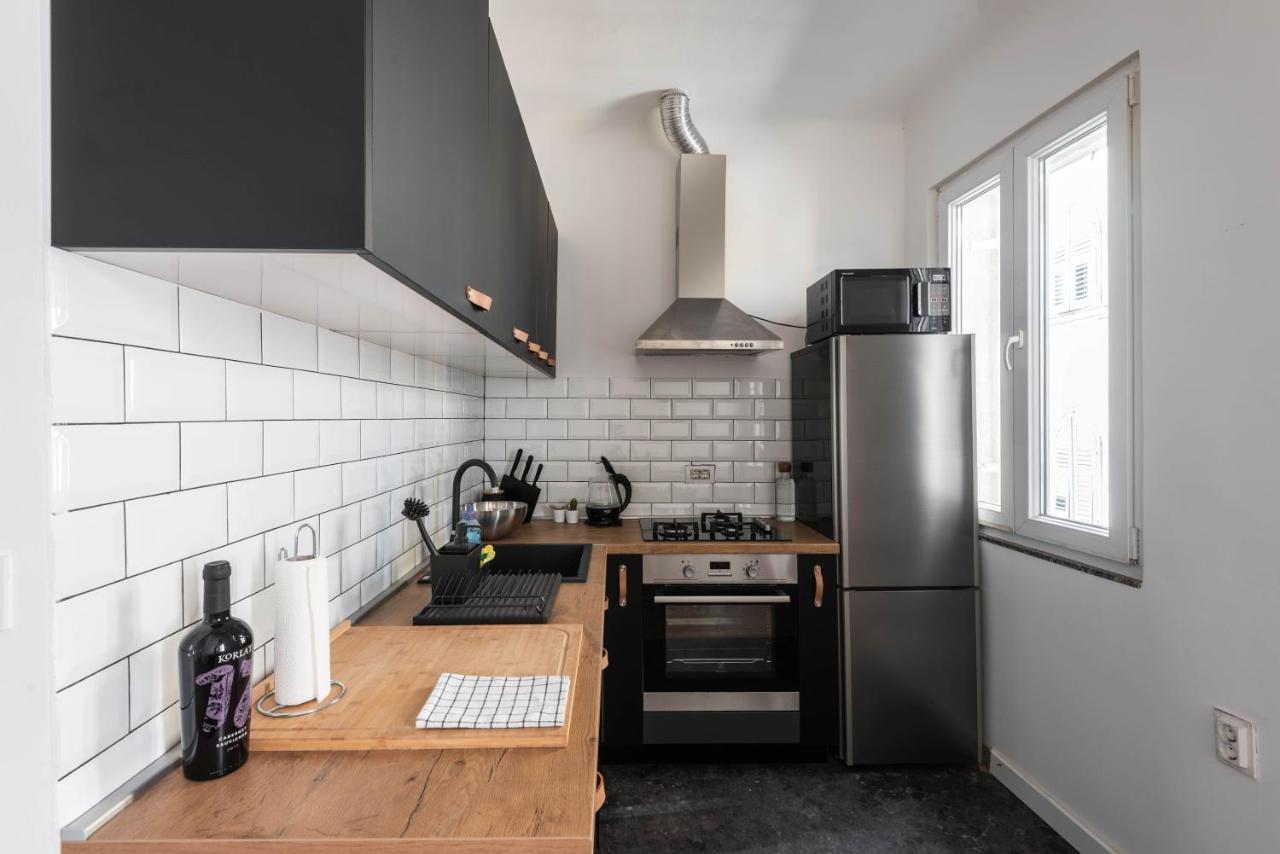 Pula City Apartment With Private Parking Free Exterior photo