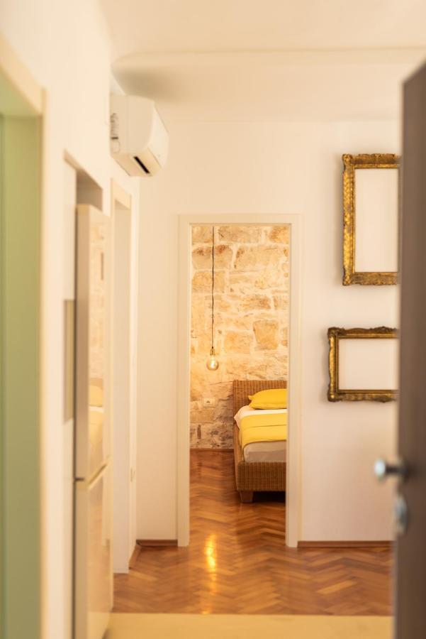 Pula City Apartment With Private Parking Free Exterior photo