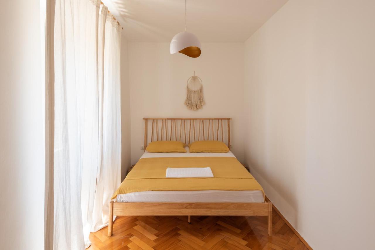 Pula City Apartment With Private Parking Free Exterior photo