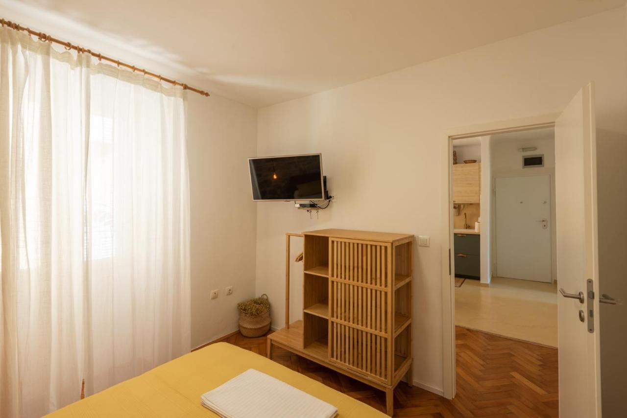 Pula City Apartment With Private Parking Free Exterior photo